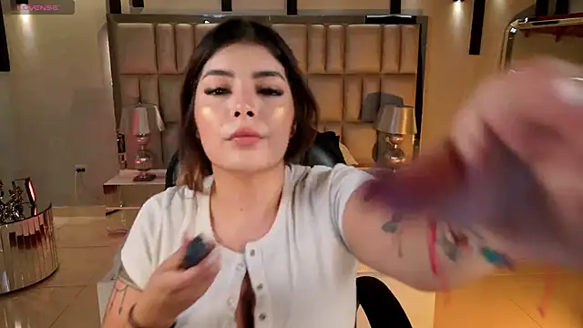 Snapshot of LisaMonroe_ chatting on April 25, 2026, 6:16 pm LisaMonroe online show from April 25, 2026, 6:16 pm