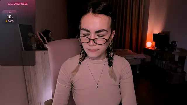 Snapshot of _selectrra chatting on March 17, 2025, 3:29 pm selectrra online show from March 17, 2025, 3:29 pm