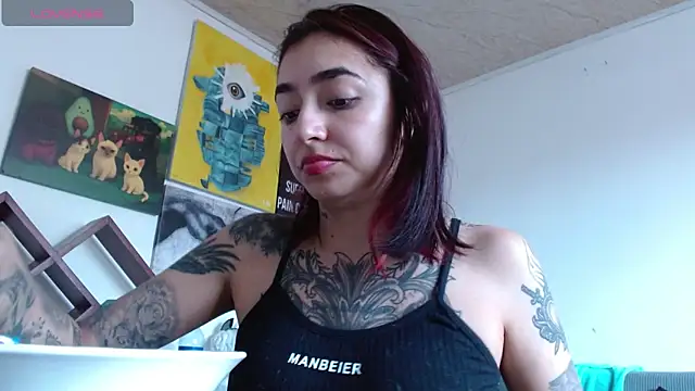 ZoeBakers  online show from April 16, 2026, 4:19 pm