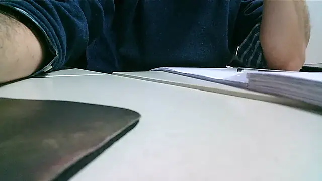 Snapshot of Gregcam chatting on December 4, 2024, 12:14 pm Gregcam online show from December 4, 2024, 12:14 pm