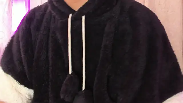 Snapshot of Satuurn_ chatting on December 23, 2024, 4:28 pm Satuurn online show from December 23, 2024, 4:28 pm