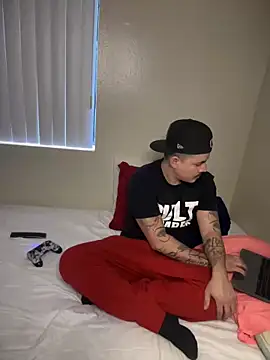 Snapshot of PeterGrandee chatting on January 21, 2025, 11:55 pm PeterGrandee online show from January 21, 2025, 11:55 pm