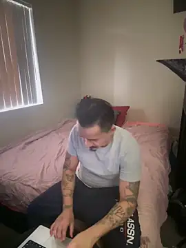 Snapshot of PeterGrandee chatting on April 22, 2026, 5:58 pm PeterGrandee online show from April 22, 2026, 5:58 pm