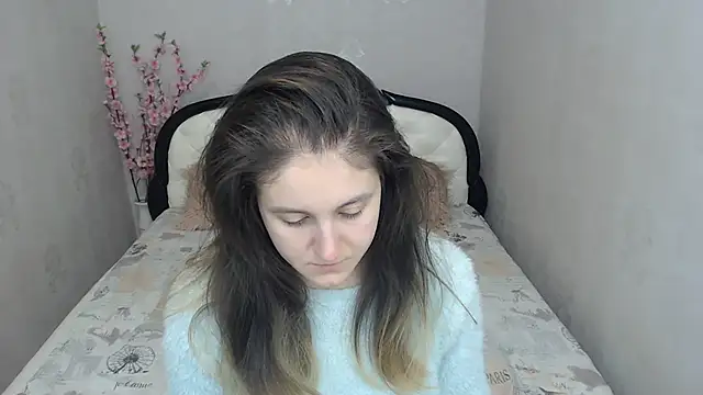 Holliy Cooper online show from September 29, 2025, 5:45 am