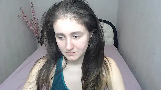 Holliy Cooper online show from March 11, 2026, 8:09 am