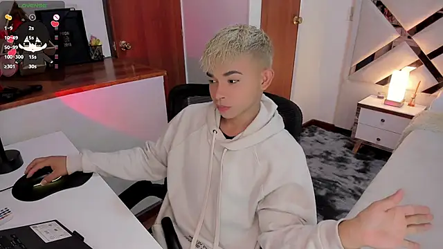 Snapshot of Austin_connor_ chatting on December 18, 2024, 10:13 pm Austin connor online show from December 18, 2024, 10:13 pm