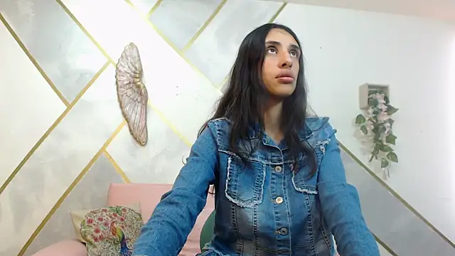 Snapshot of RoxanaCyrano_ chatting on November 14, 2025, 7:12 pm RoxanaCyrano online show from November 14, 2025, 7:12 pm