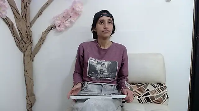 RoxanaCyrano  online show from December 1, 2025, 7:19 pm