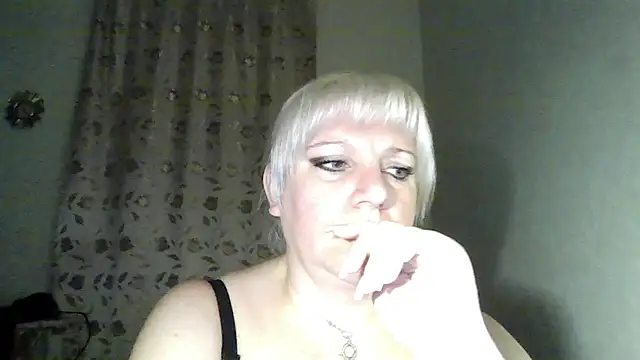 MeilomaWesa online show from November 17, 2025, 2:01 pm