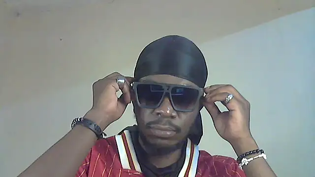 Snapshot of BIGDICKMULLAH chatting on September 17, 2025, 10:22 pm BIGDICKMULLAH online show from September 17, 2025, 10:22 pm