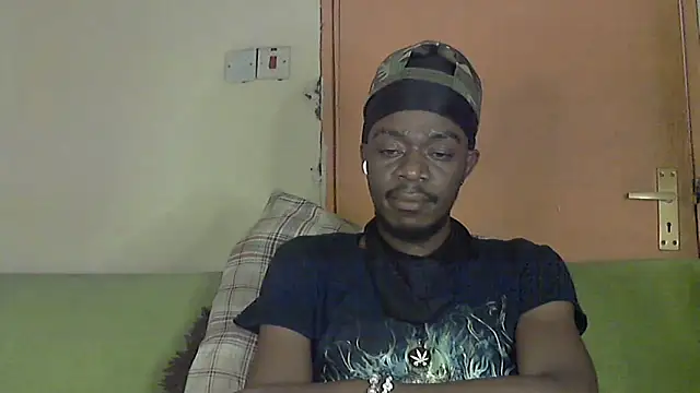 Snapshot of BIGDICKMULLAH chatting on October 7, 2025, 6:27 pm BIGDICKMULLAH online show from October 7, 2025, 6:27 pm