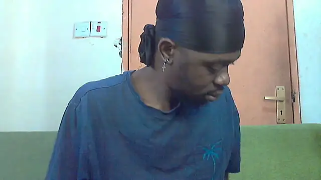 Snapshot of BIGDICKMULLAH chatting on October 27, 2025, 8:29 am BIGDICKMULLAH online show from October 27, 2025, 8:29 am