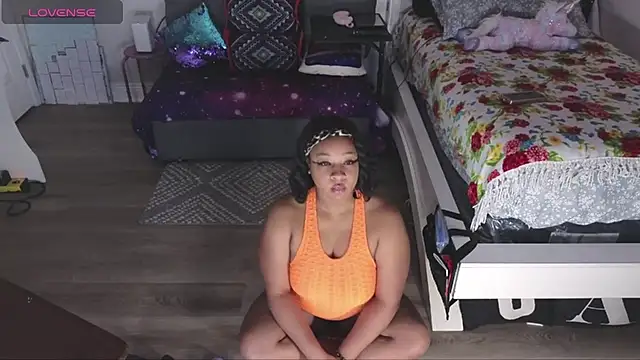 Snapshot of temptressbeauty24 chatting on December 7, 2024, 4:42 am temptressbeauty24 online show from December 7, 2024, 4:42 am