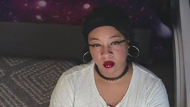 Snapshot of temptressbeauty24 chatting on December 8, 2024, 9:57 am temptressbeauty24 online show from December 8, 2024, 9:57 am