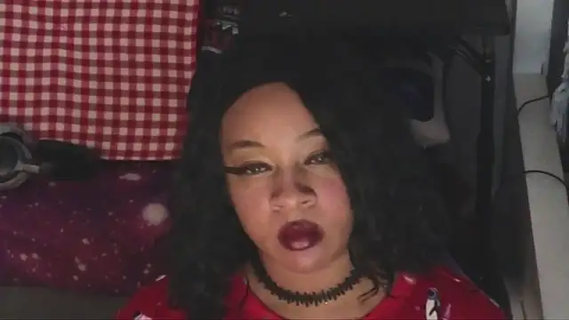 Snapshot of temptressbeauty24 chatting on December 8, 2024, 7:43 pm temptressbeauty24 online show from December 8, 2024, 7:43 pm