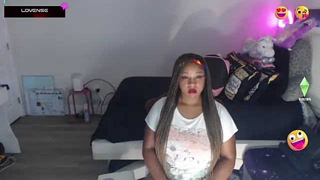 Snapshot of temptressbeauty24 chatting on February 18, 2025, 4:48 am temptressbeauty24 online show from February 18, 2025, 4:48 am