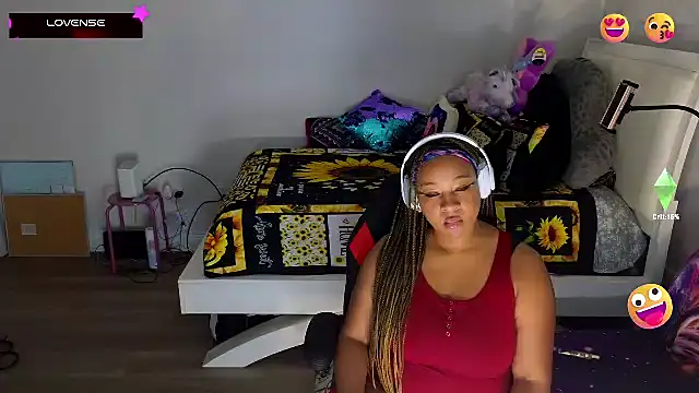 Snapshot of temptressbeauty24 chatting on February 25, 2025, 7:31 am temptressbeauty24 online show from February 25, 2025, 7:31 am