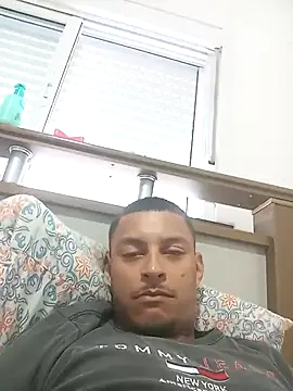 Snapshot of emrehliug12 chatting on March 10, 2025, 2:37 pm emrehliug12 online show from March 10, 2025, 2:37 pm