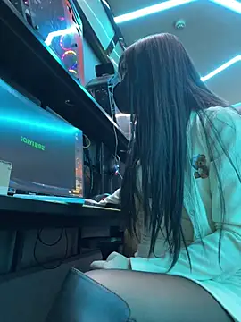 Asia-Lynn online show from January 14, 2026, 11:05 am