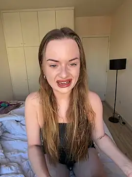 ElenaRebelle online show from March 24, 2026, 7:13 am