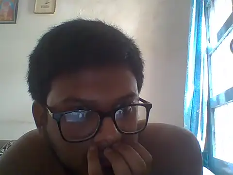 Snapshot of wel1332 chatting on July 22, 2026, 8:39 am wel1332 online show from July 22, 2026, 8:39 am