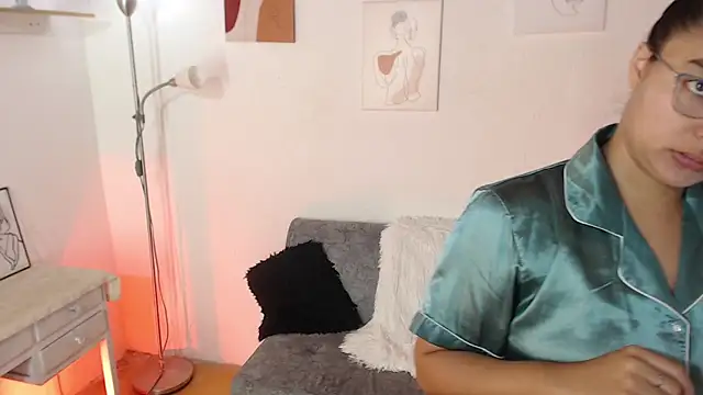  Kim  M online show from September 20, 2025, 1:12 pm