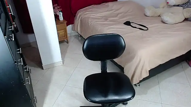 Tiffani Williams online show from January 29, 2025, 12:33 am