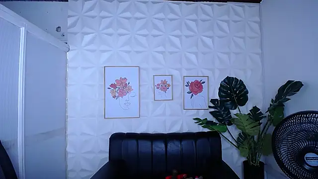 Snapshot of Valentinaa_mature chatting on September 23, 2025, 10:24 pm Valentinaa mature online show from September 23, 2025, 10:24 pm