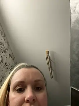 Bella-Tight online show from March 3, 2026, 8:15 pm