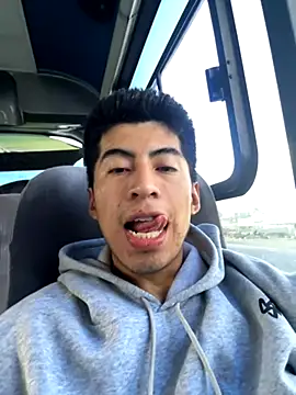 Snapshot of Alexander9827 chatting on November 26, 2025, 10:11 pm Alexander9827 online show from November 26, 2025, 10:11 pm