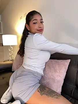 Bellafr online show from January 7, 2025, 9:57 pm