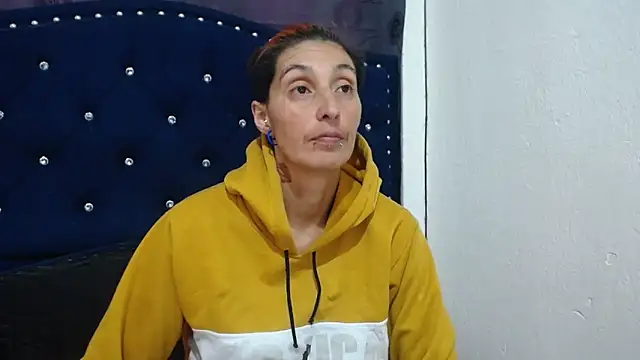 anyu1306 online show from December 24, 2024, 2:33 pm