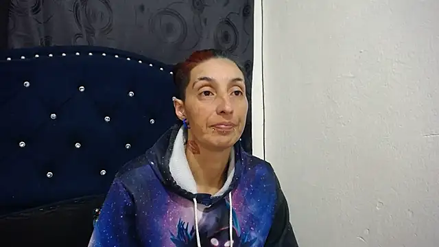 anyu1306 online show from February 18, 2025, 1:54 am