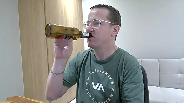 Snapshot of BrettJ81 chatting on March 10, 2025, 3:41 pm BrettJ81 online show from March 10, 2025, 3:41 pm