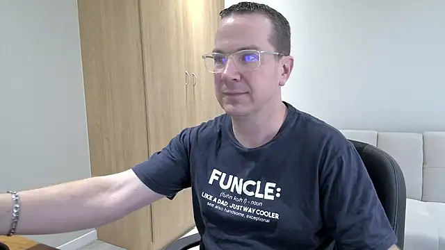 Snapshot of BrettJ81 chatting on September 22, 2025, 2:19 pm BrettJ81 online show from September 22, 2025, 2:19 pm