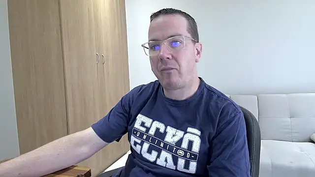 Snapshot of BrettJ81 chatting on September 26, 2025, 1:04 pm BrettJ81 online show from September 26, 2025, 1:04 pm