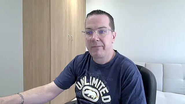 Snapshot of BrettJ81 chatting on October 19, 2025, 11:22 am BrettJ81 online show from October 19, 2025, 11:22 am