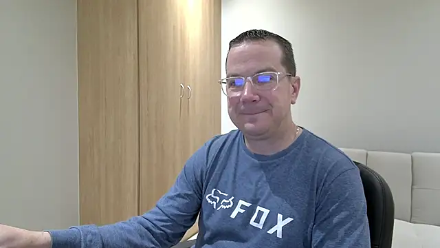 Snapshot of BrettJ81 chatting on October 20, 2025, 5:02 pm BrettJ81 online show from October 20, 2025, 5:02 pm