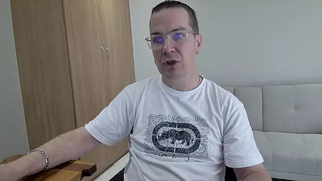 BrettJ81 online show from April 2, 2026, 1:53 pm