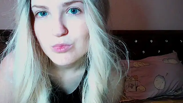 Sara4uu online show from September 19, 2025, 10:10 pm