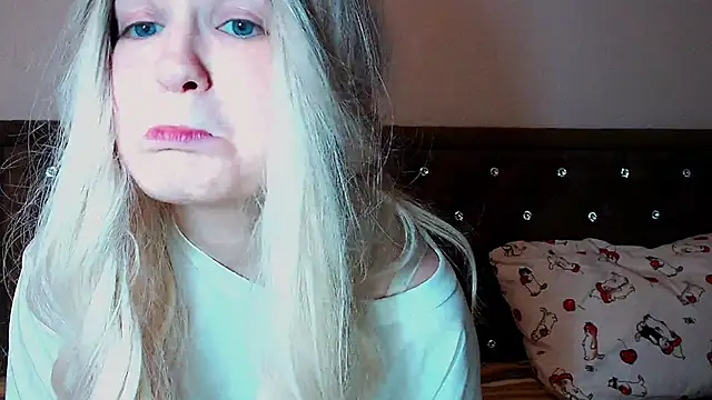 Sara4uu online show from October 7, 2025, 12:08 am