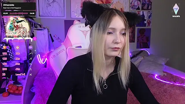 Snapshot of Evie_Ro chatting on December 20, 2024, 11:16 pm Evie Ro online show from December 20, 2024, 11:16 pm