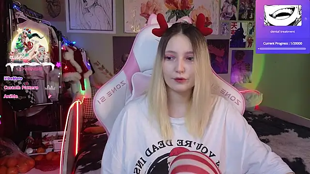 Snapshot of Evie_Ro chatting on December 24, 2024, 8:27 pm Evie Ro online show from December 24, 2024, 8:27 pm