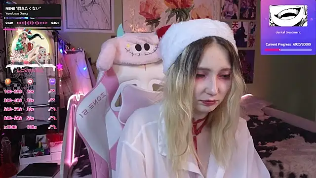 Snapshot of Evie_Ro chatting on December 30, 2024, 8:47 pm Evie Ro online show from December 30, 2024, 8:47 pm