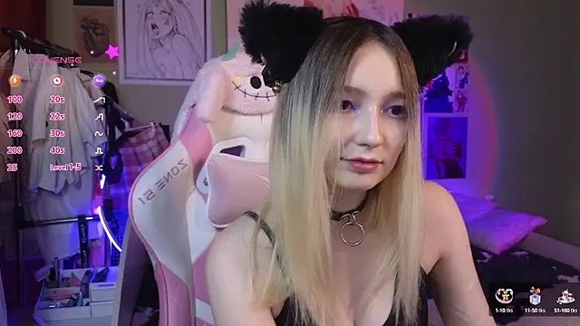 Snapshot of Evie_Ro chatting on February 10, 2025, 7:49 pm Evie Ro online show from February 10, 2025, 7:49 pm