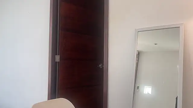 Snapshot of mommy_nadin chatting on December 5, 2024, 10:01 pm mommy nadin online show from December 5, 2024, 10:01 pm