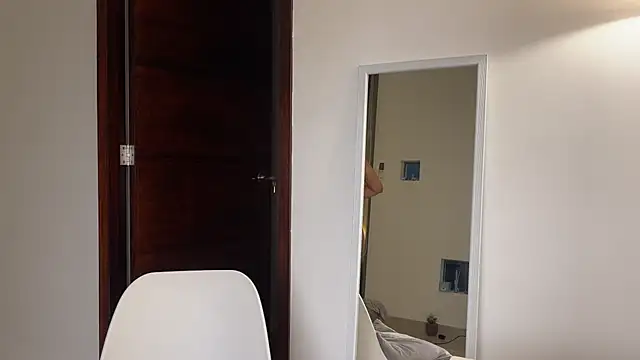 Snapshot of mommy_nadin chatting on December 8, 2024, 11:29 pm mommy nadin online show from December 8, 2024, 11:29 pm