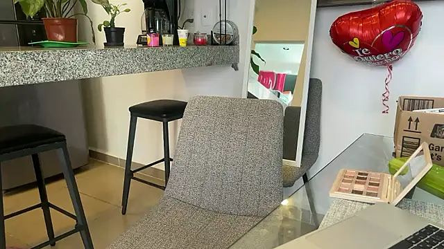 Snapshot of mommy_nadin chatting on March 2, 2025, 8:40 pm mommy nadin online show from March 2, 2025, 8:40 pm