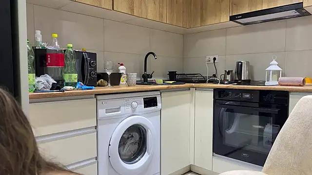 mommy nadin online show from February 6, 2026, 3:15 pm