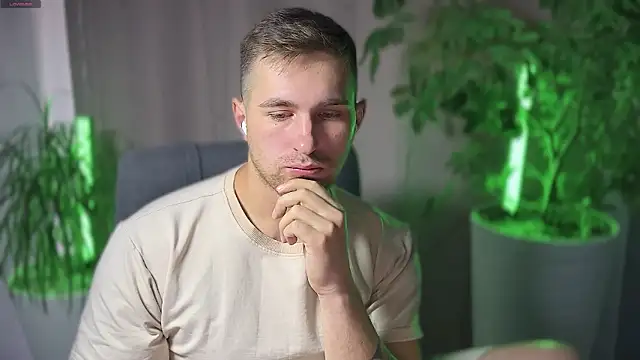 Sweeet  boy online show from March 19, 2025, 8:34 am